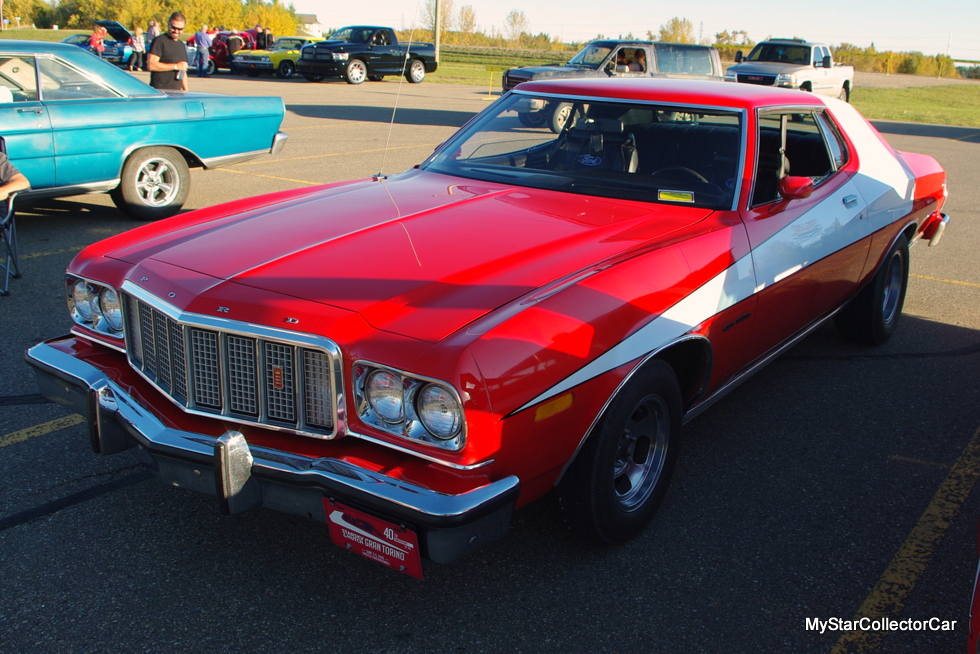 STARSKY AND HUTCH DAVID SOUL PAUL MICHAEL GLASER FORD GRAN TORINO CAR PHOTO