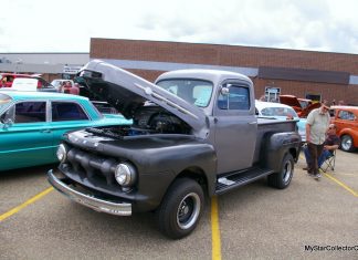 JANUARY 2020: A DYED-IN-THE-WOOL FORD GUY BUILDS A 1952 FORD F-1 TRUCK INTO AN INTERESTING RESTO MOD