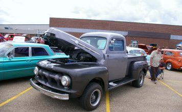 JANUARY 2020: A DYED-IN-THE-WOOL FORD GUY BUILDS A 1952 FORD F-1 TRUCK INTO AN INTERESTING RESTO MOD