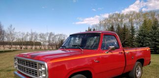 SEPTEMBER 2019: A 1979 DODGE D-100 WITH A 1956 354 HEMI? MYSTARCOLLECTOR FOUND ONE