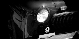 MSCC OCTOBER 16 “WHAT’S IT?” WEDNESDAY— IT’S THE STANDARD ONE HEADLIGHT-ONE TAILLIGHT PATTERN