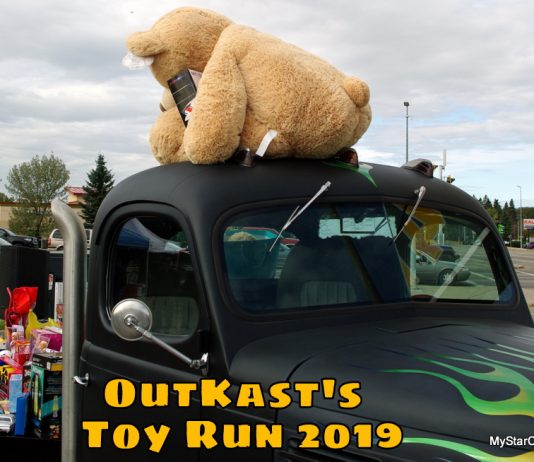 HOW TO MAKE A KID HAPPY AT CHRISTMAS: THE 2019 OUTKASTS CAR CLUB TOY RUN CAR SHOW