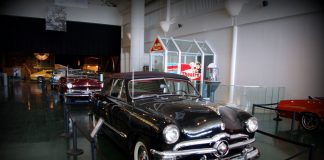 IN PRAISE OF OLDER WOMEN AND CARS