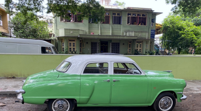 SEPTEMBER 2020: 1949 STUDEBAKER CHAMPION – IT’S A RARE SIGHT IN NORTH AMERICA BUT IT’S AN EVEN RARER SIGHT IN INDIA