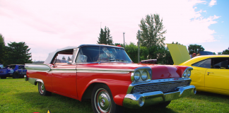 JANUARY 2021: A CANADA-ONLY FORD LOOKALIKE 1959 METEOR MONTCALM RIDEAU 500 IS A RARE BEAST
