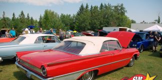 OCTOBER 2021: 1961 FORD SUNLINER–THIS RARE CLASSIC WENT INTO HIDING FOR 35 YEARS