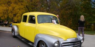 MAY 2022: WHAT IF SOMEBODY BUILT A 1948 GMC CREW CAB? …THIS CAR GUY ANSWERED THAT QUESTION